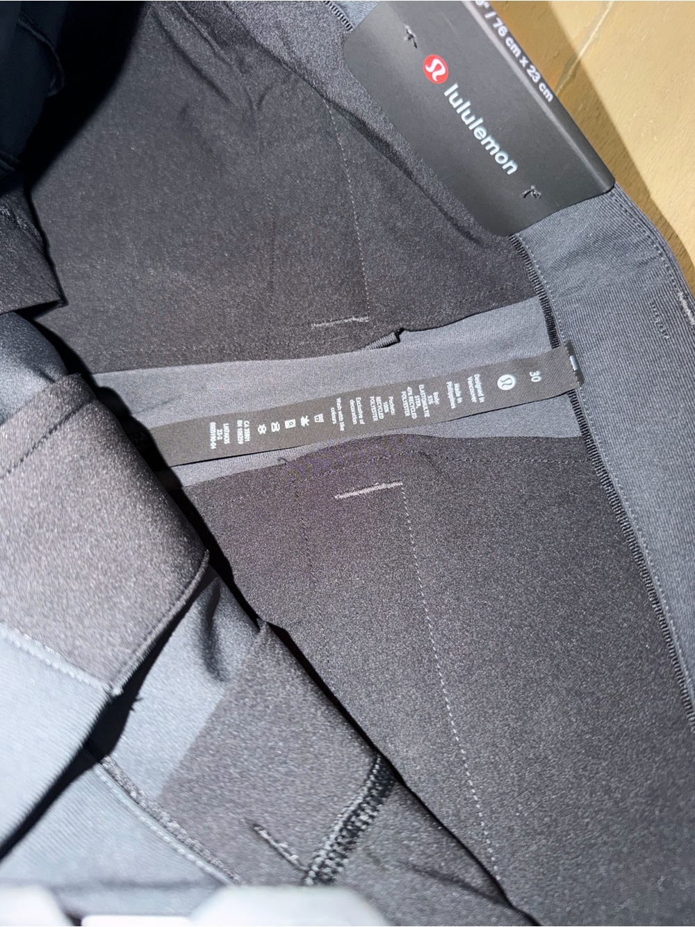 9" Lululemon Commission Short Classic 9" in color Obsidian ( deep gray) - Picture 5 of 11